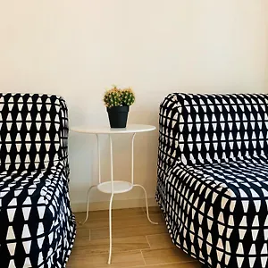 Front 2 Apartment